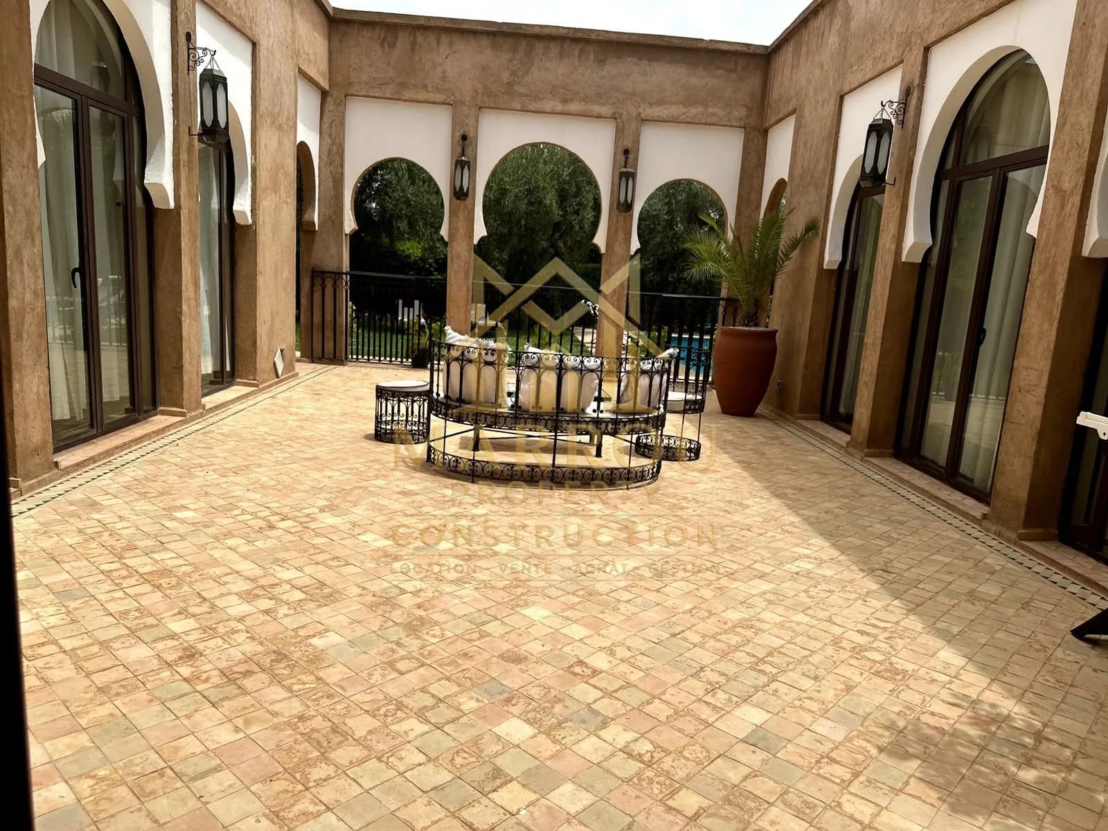 À VENDRE – Magnifique Riad sur la Route de Fès | Marrakech — thumbnail 2